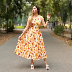 Pori Half Sleeve Gown